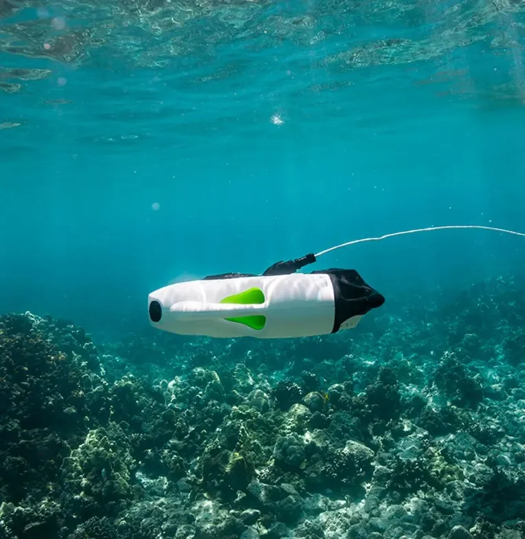 Underwater Drone With Robotic Arm - Drone bawah air dengan kamera definisi